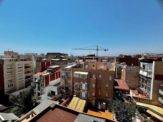 Ático en venta en calle Marti Pujol, Badalona, de 50 m² 3 habitaciones por 275.000