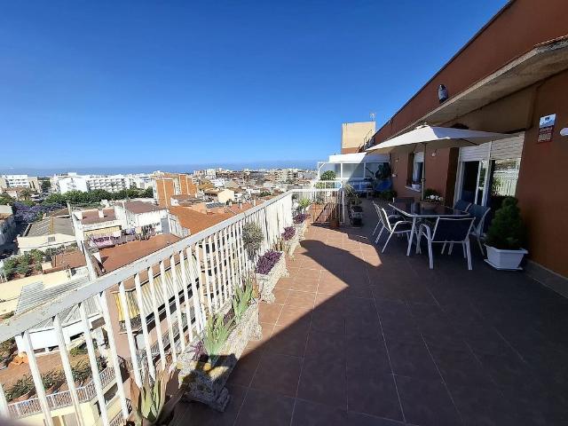 Ático en venta en calle Montserrat, Pineda de Mar, de 80 m² 2 habitaciones por 225.000