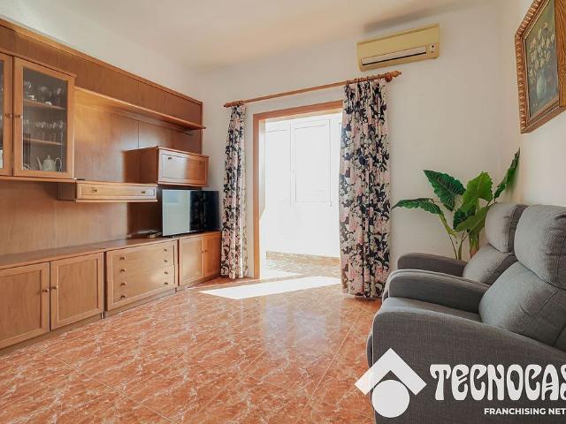 Ático en venta en calle Padilla, Barcelona, de 55 m² 3 habitaciones por 340.000