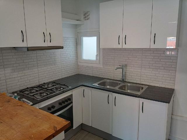 Ático en venta en calle Sant Pere de Romani, Molins de Rei, de 55 m² 3 habitaciones por 165.000