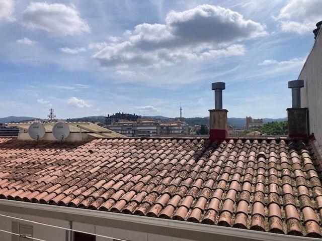 Ático en venta en calle Santander, Girona, de 35 m² 2 habitaciones por 159.000