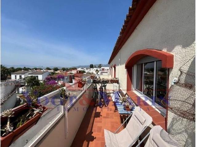 Ático en venta en calle Sector Moxo, Castelló d´Empúries, de 77 m² 2 habitaciones por 219.000