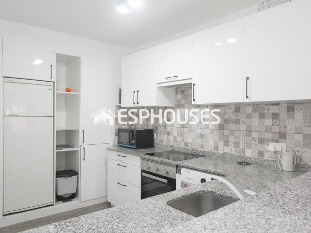 Ático en venta en Calp, Pueblo. Ático apartamento cerca de la Playa del Arenal en Calpe. Áticos.