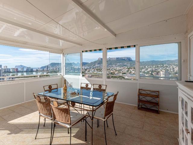 Ático en venta en Calp, Zona Levante Playa Fossa. Ático en venta con vistas al mar en Calpe. Áticos.