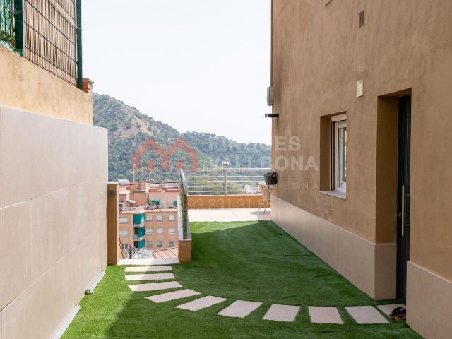Ático en venta en Capellades. La comodidad de un piso con la sensación de vivir en una casa!. Áticos.