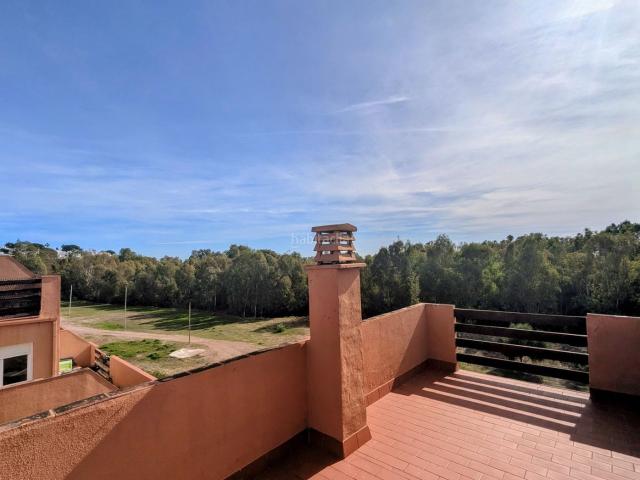 Ático en venta en Casares, Bahía de Casares. Dúplex Luminoso de 3 Dormitorios con Enorme Terraza en Azotea Privada. Áticos.