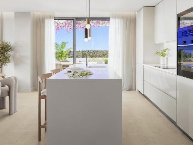 Ático en venta en Casares, Casares Golf Casares del Sol. ÁTICO DE UNA SOLA PLANTA CON TERRAZA DE 100M2 Y VISTAS AL MAR COMPLEJO MODERNO Casares Golf. Áticos.