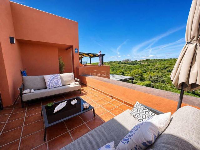 Ático en venta en Casares, Casares Golf Casares del Sol. Ático dúplex con solárium y vistas al mar en Casares Costa. Áticos.