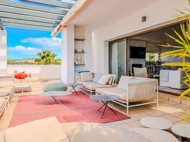Ático en venta en Casares, Casares Golf Casares del Sol. Ático en primera línea de golf con vistas panorámicas en Las Terrazas de Cortesín, Finca Cortesin, que cuenta con 3 dormitorios, a. Áticos.