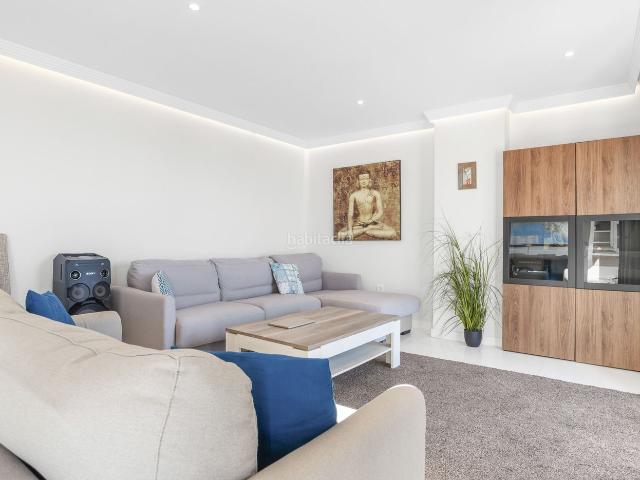 Ático en venta en Casares, Doña Julia Golf. Ático Exclusivo con Vistas Panorámicas al Mar y Solárium Privado de 120 m. Áticos.