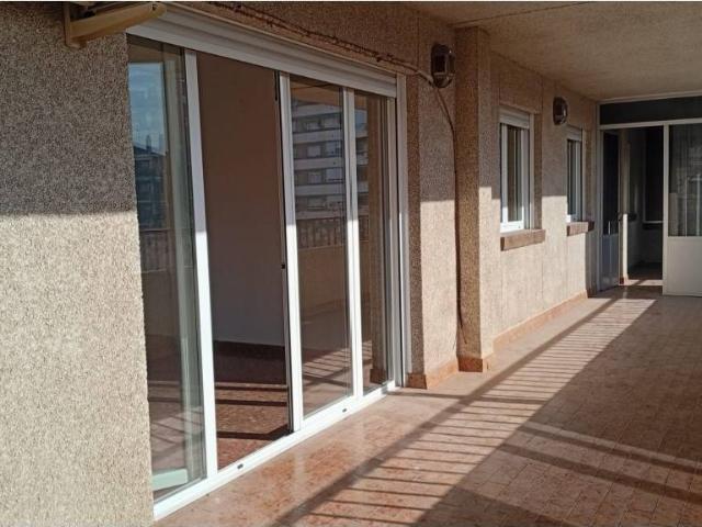 Ático en Venta en Cervantes