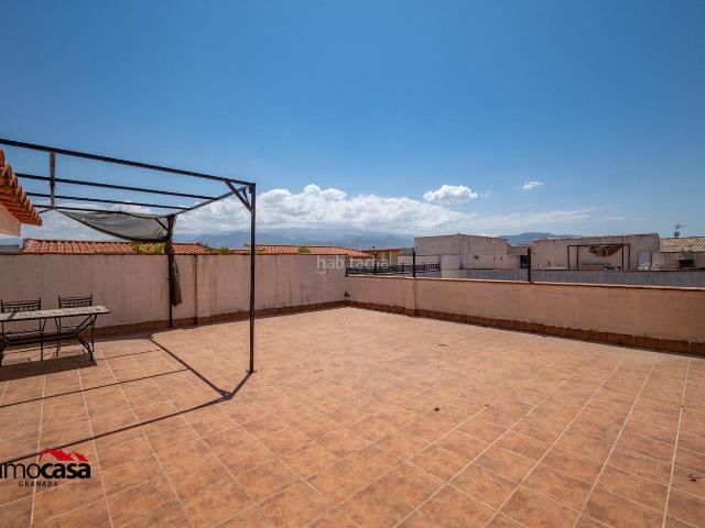 Ático en venta en Churriana de la Vega, Parque de la Ermita. Exclusiva vivienda de 2 dormitorios con terraza privada de 85 metros y plaza de garaje en Churriana De La Vega. Áticos Churriana de la.