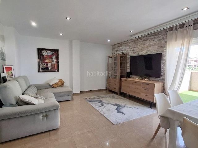 Ático en venta en Dénia, Centro Urbano. con vistas abiertas y a 10 minutos andando de la playa o el centro. Áticos.