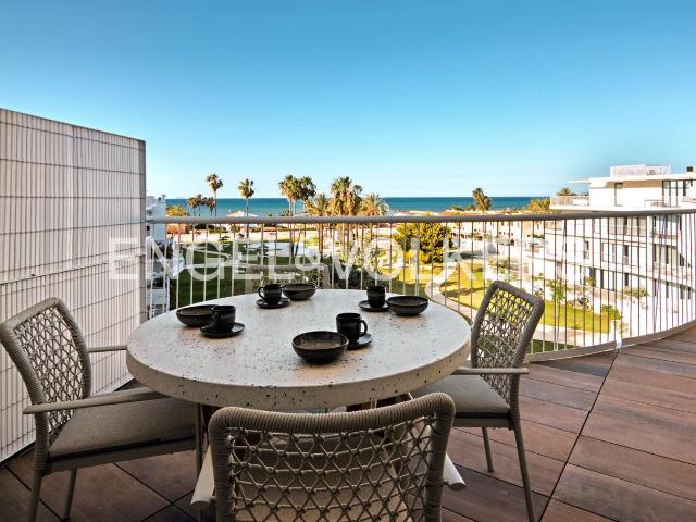 Ático en venta en Dénia, Devessa Monte Pego. Ático en Primera Línea con Terraza Curvada y Vistas Directas al Mar desde Todas las Estancias. Áticos.