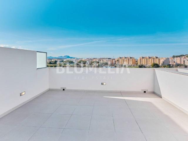 Ático en venta en Dénia, El Montgó. Ático dúplex con amplia terraza privada en pleno centro de Denia. Áticos.