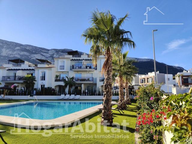 Ático en venta en Dénia, El Montgó. PRECIOSO ÁTICO REFORMADO CON PISCINA, GARAJE Y DOS TERRAZAS. Áticos.