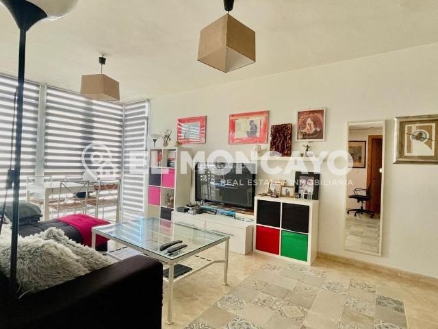 Ático en venta en Elche Elx, El Altet. Fantástico ático dúplex en el centro del Altet, a escasos minutos de la ciudad de Alicante y sus playas, Costa Blanca. Áticos Elche.
