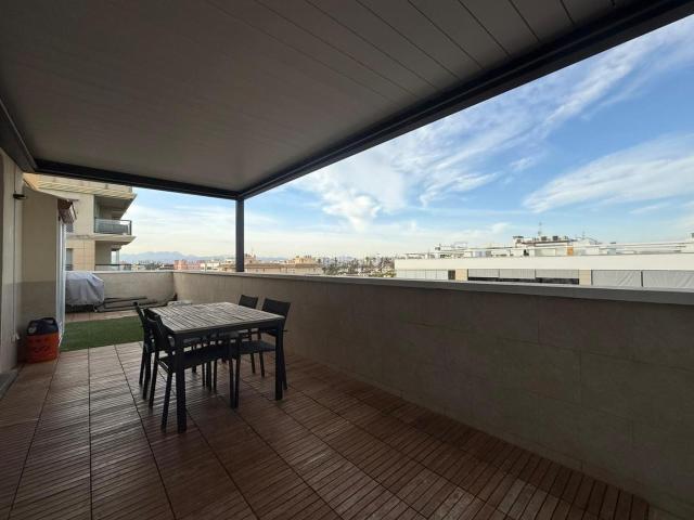 Ático en venta en Elche Elx, El Travaló Martínez Valero. EXCLUSIVO ÁTICO EN VENTA EN LA PRESTIGIOSA ZONA DEL CAMPO DE FÚTBOL. Áticos Elche.