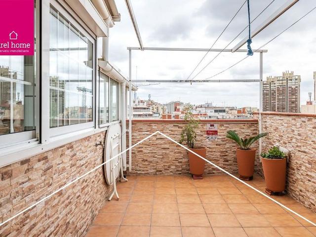 Ático en venta en Esplugues de Llobregat, de 58 m² 4 habitaciones por 389.000