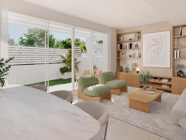 Ático en venta en Estepona, Zona Calvario. Ático moderno con solárium privado en el centro de Estepona Nueva promoción en la zona de Calvario. Áticos.