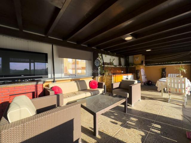 Ático en venta en Estepona, Zona Calvario. EXCLUSIVO Y LUMINOSO ÁTICO EN ESTEPONA LISTO PARA ENTRAR A VIVIR. Áticos.