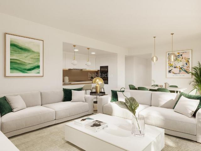 Ático en venta en Estepona, Bahía Dorada. ÁTICO CON VISTAS AL MAR Y GRAN SOLARIUM A POCOS PASOS DE LA PLAYA LISTO PARA ENTREGA EN ESTEPONA OESTE. Áticos.