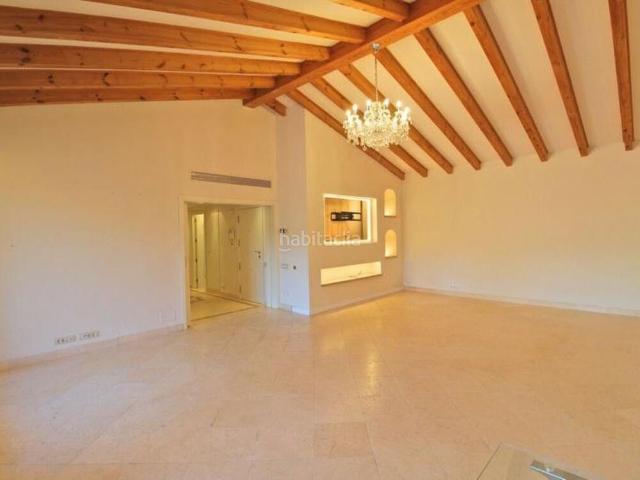 Ático en venta en Estepona, Casasola. Vida costera de lujo Excepcional ático dúplex cerca de Puerto Banús. Áticos.