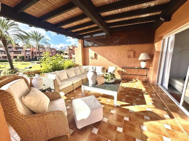 Ático en venta en Estepona, Casasola. Áticos.