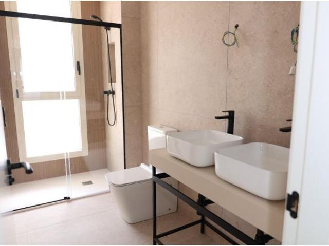 ÁTICO EN VENTA EN ESTEPONA CON VISTAS AL MAR – NUEVA CONSTRUCCIÓN