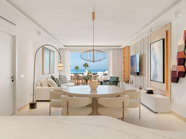Ático en venta en Estepona, El Velerín. Exclusivo Ático con Terraza privada en la azotea, Jacuzzi Vistas al mar. Áticos.