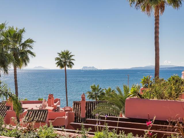 Ático en venta en Estepona, Guadalmansa. Ático de 3 dormitorios frente al mar de gran lujo en Cabo Bermejo, Estepona. Áticos.