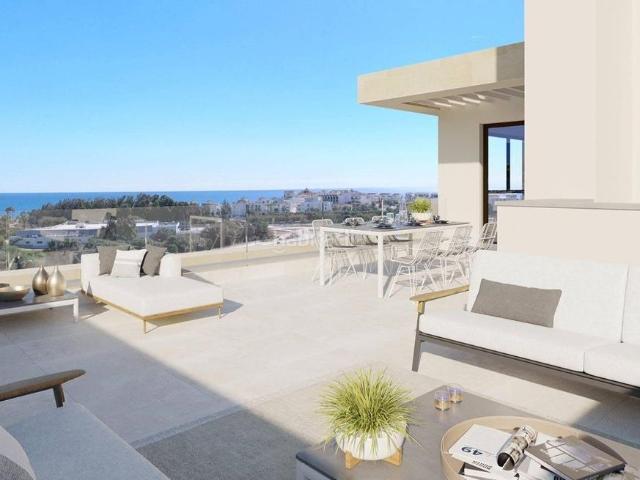 Ático en venta en Estepona, Guadalobón. Ático con solárium y vistas al mar en venta en la zona de Guadalobon, Estepona. Málaga. Áticos.