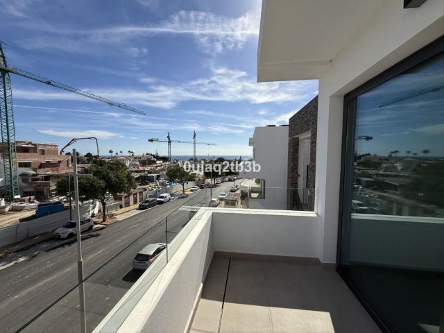 Ático en venta en Estepona, Guadalobón. Áticos.