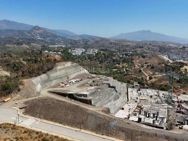 Ático en venta en Estepona, La Concha Resina Golf. COMPLEJO RESIDENCIAL DE OBRA NUEVA CERCA DE ESTEPONA. Áticos.