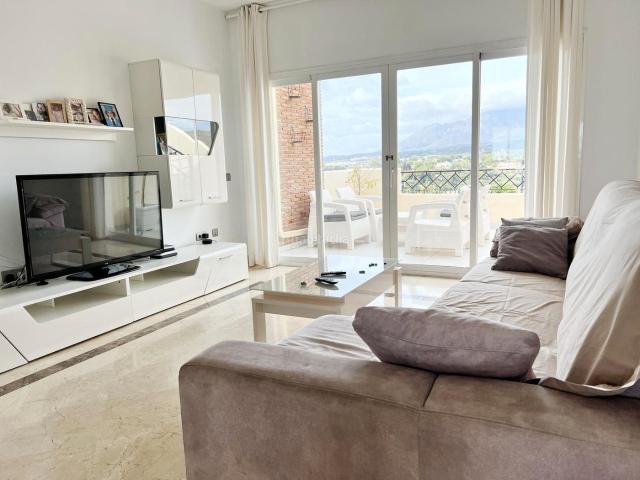 Ático en venta en Estepona, La Concha Resina Golf. En la Cima de la Nueva Milla de Oro. Áticos.