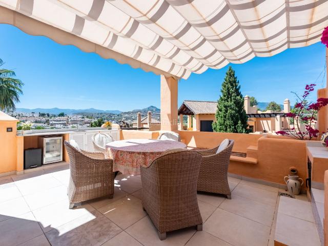 Ático en venta en Estepona, Nueva Atalaya. Ático dúplex exclusivo en Atalaya. Áticos.