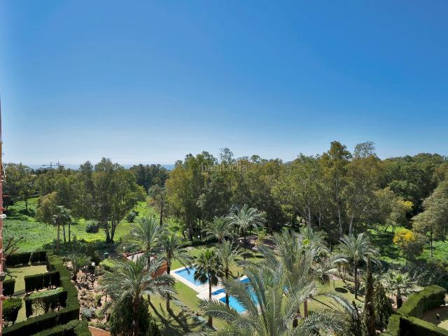 Ático en venta en Estepona, Nueva Atalaya. Penthouse Living with Sea Views Solarium Atala. Áticos.