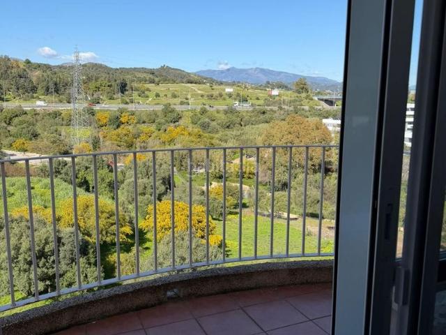 Ático en venta en Estepona, Parque Central. Espectacular ático en venta en Estepona, ubicado en la cotizada zona de Sierra Estepona, una propiedad única que destaca por su am. Áticos.