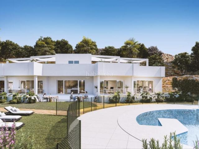 Ático en venta en Estepona, Puerto de Estepona. LLAVE EN MANO! RESIDENCIAL EXCLUSIVO DE APARTAMENTOS DE 1, 2 Y 3 DORMITORIOS JUNTO A ESTEPONA GOLF Este desarrollo es un proyecto. Áticos.