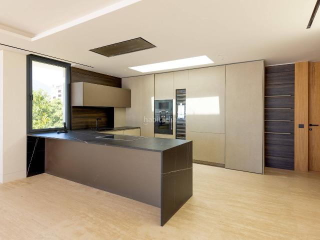Ático en venta en Estepona, Seghers. Prestigioso ático dúplex con piscina privada en venta en Seghers, Estepona. Málaga. Áticos.