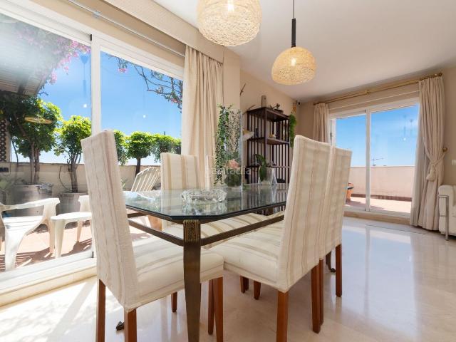 Ático en venta en Estepona, Sierra de Estepona Avda. de Andalucía. ATICO, LUJO, PRIVACIDAD Y VISTAS PANORAMICAS AL MAR EN EL CORAZON DE ESTEPONA. Áticos.