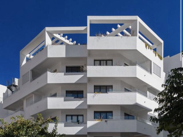 Ático en venta en Estepona, Sierra de Estepona Avda. de Andalucía. Atractivo Ático Dúplex de 4 Dormitorios en el Centro de Estepona. Áticos.