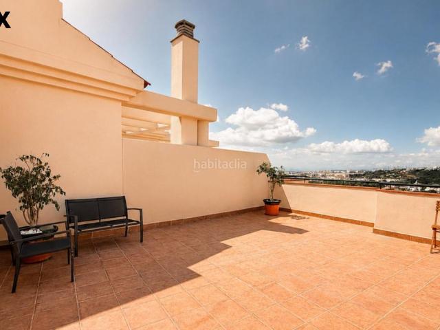 Ático en venta en Estepona, Sierra de Estepona Avda. de Andalucía. Luminoso Penthouse con vista al mar en Estepona. Áticos.