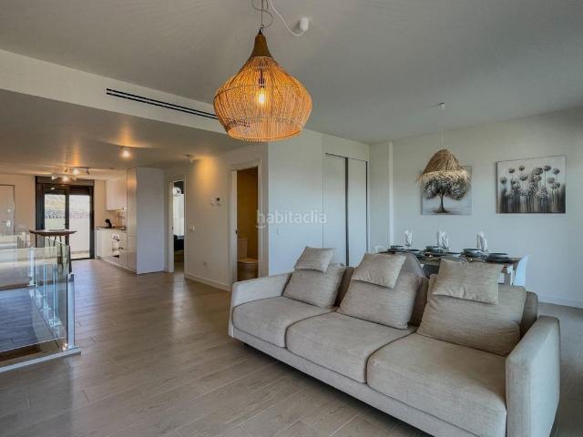 Ático en venta en Finestrat, Balcón de Finestrat Terra Marina. Dúplex moderno cerca de Benidorm en el complejo Camporrosso Village. Áticos.