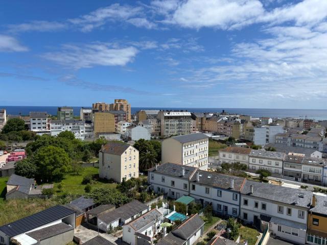 Ático en venta en Foz. Ático con terraza solárium privada y vistas al mar en pleno centro de Foz. Áticos.
