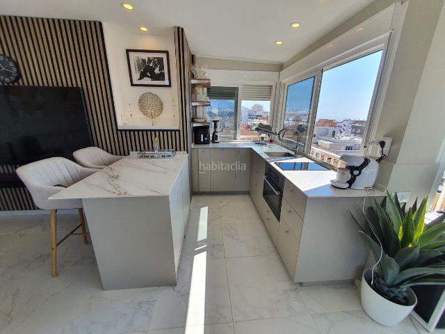 Ático en venta en Fuengirola, Centro ciudad. Ático de 2 dormitorios en Fuengirola. Áticos.