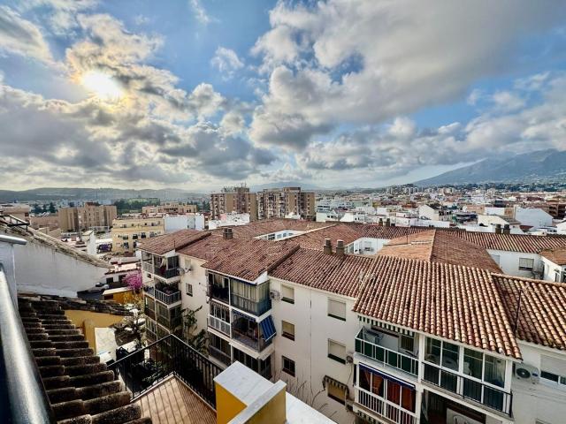 Ático en venta en Fuengirola, Centro ciudad. BONITO ÁTICO CON GRAN TERRAZA SOLARIUM. Áticos.