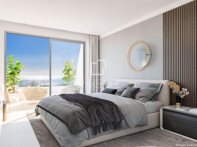 Ático en venta en Fuengirola, El Higuerón. Ático de obra nueva de 3 dormitorios con terraza de 67 m en venta en Higuerón, Málaga. Áticos.