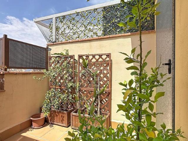 Ático en venta en Gabias Las, Híjar. ÁTICO CON TERRAZA EN CALLE TARIFA, HÍJAR, GRANADA. Áticos Gabias.