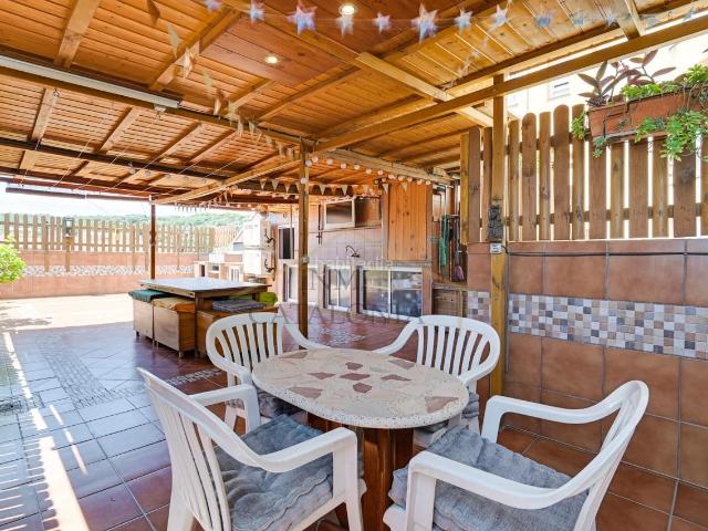 Ático en venta en Garriga La, Can Illa. ÁTICO CON AZOTEA PRIVADA DE 65 M2 EN FINCA DE SOLO DOS VECINOS LA GARRIGA. Áticos Garriga.
